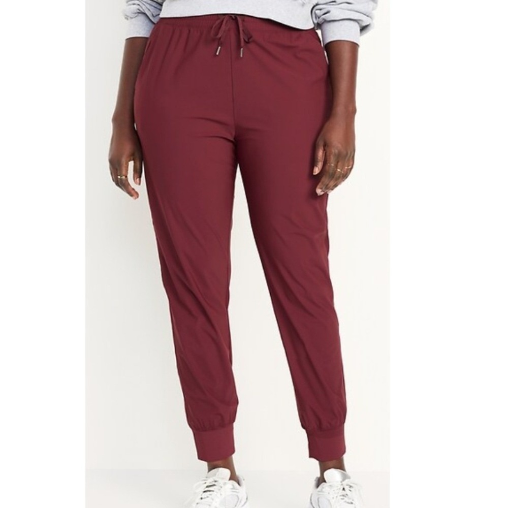 Old Navy Active Go Dry moisture wicking SleekTech Joggers maroon track pants M